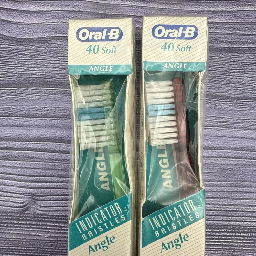 2 LOT VTG Oral B 40 Soft Angle Toothbrush Indicator Bristles Made in USA 1993